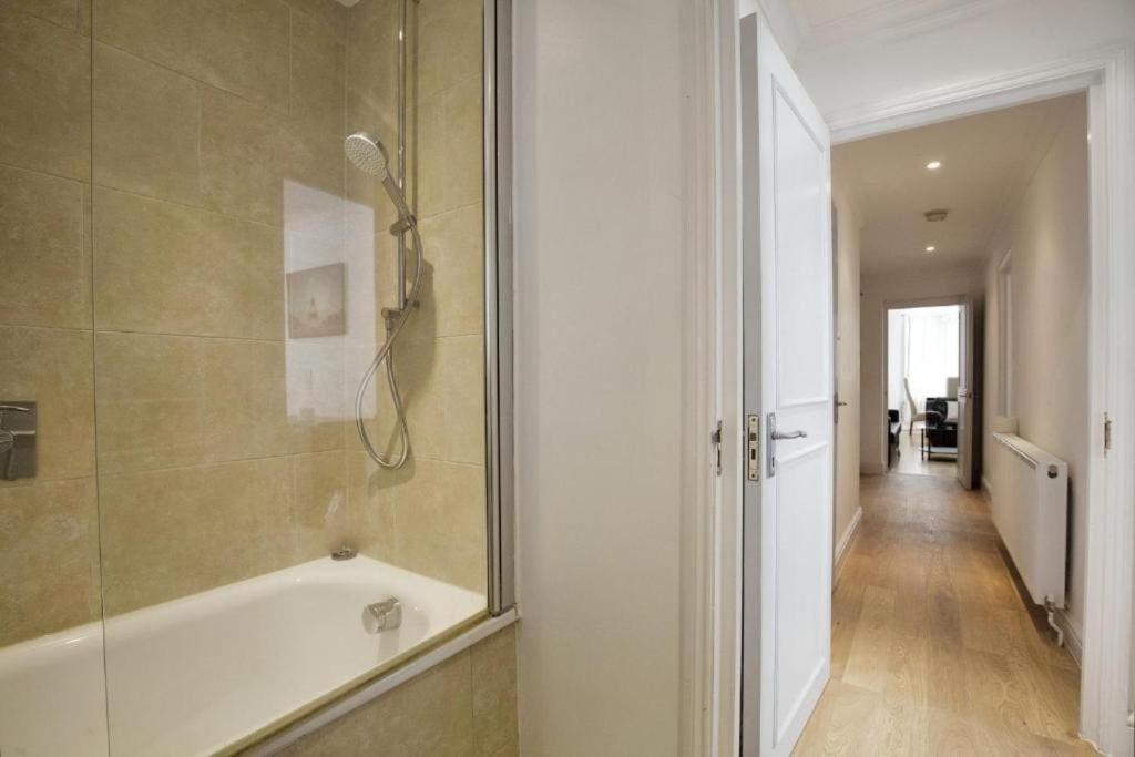 Lovely Kensington Flat London Exteriör bild
